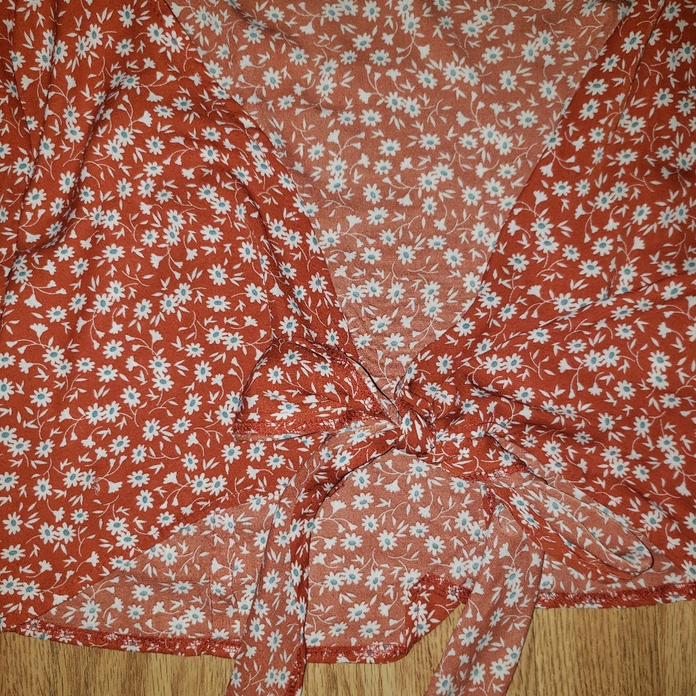 Floral knot top - Picture 2 of 4